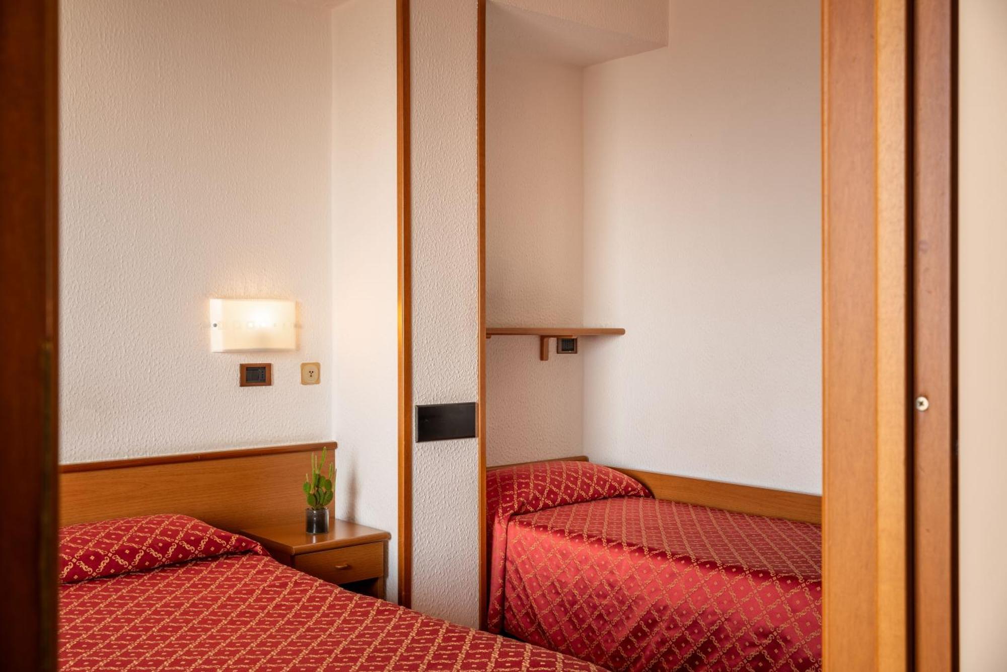 Hotel Careni Villa Italia Finale Ligure Ngoại thất bức ảnh