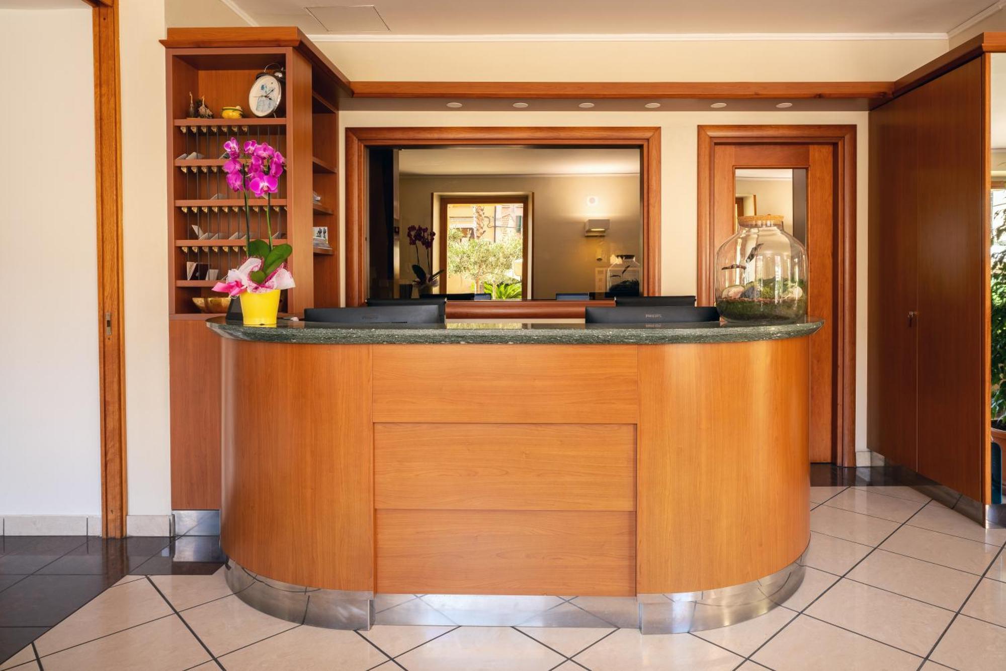 Hotel Careni Villa Italia Finale Ligure Ngoại thất bức ảnh