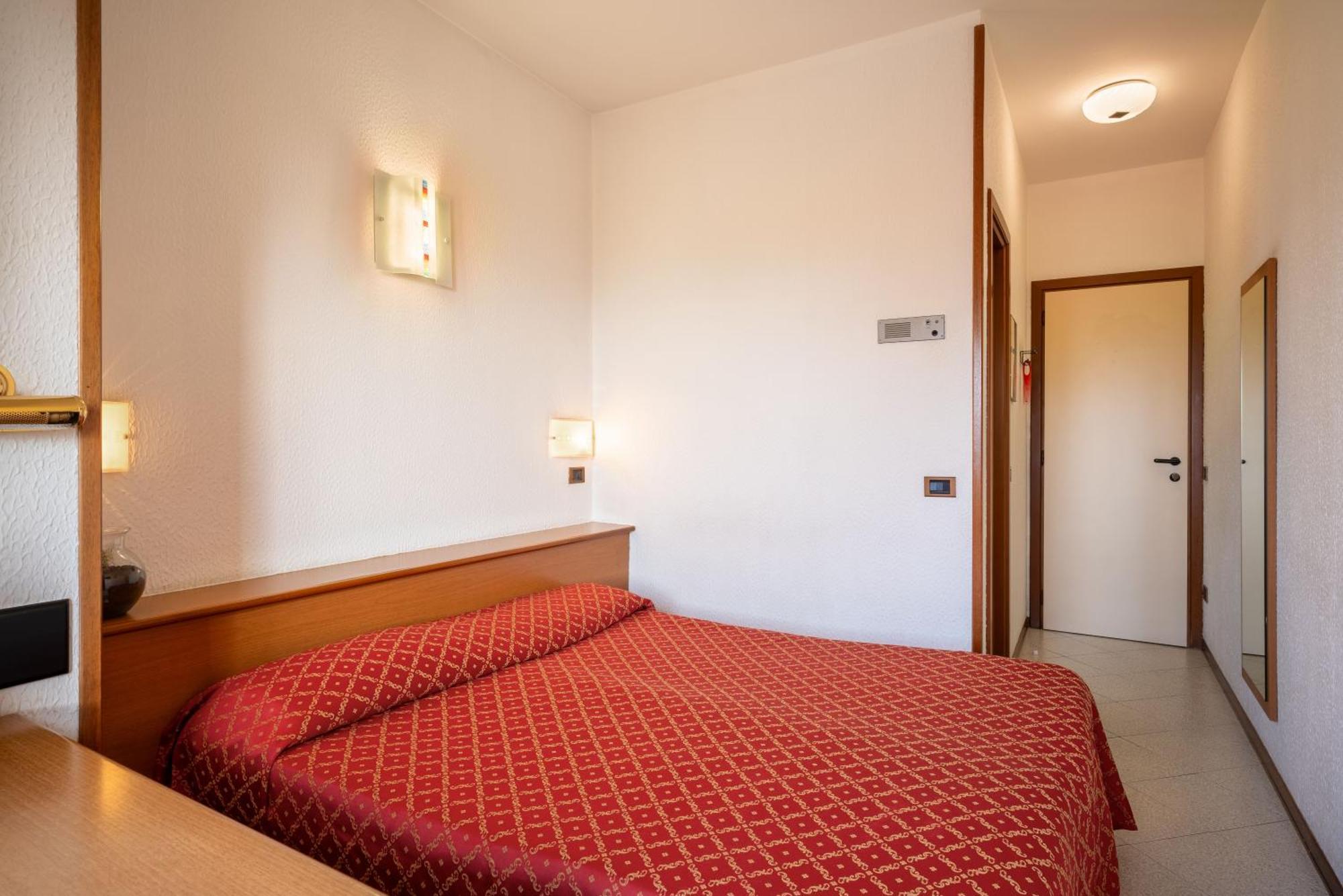 Hotel Careni Villa Italia Finale Ligure Ngoại thất bức ảnh